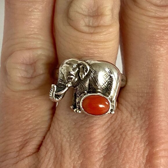 VTG Sterling Silver 925 Oval Bezel Set Red Coral Figural Elephant Ring - Picture 1 of 16